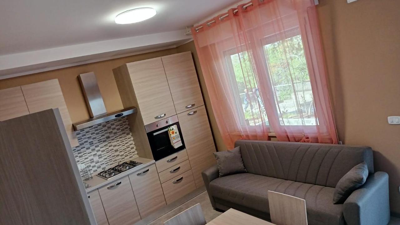 Villa Paoletti, Appartamento Confortevole Nel Cuore Di Gradara Εξωτερικό φωτογραφία